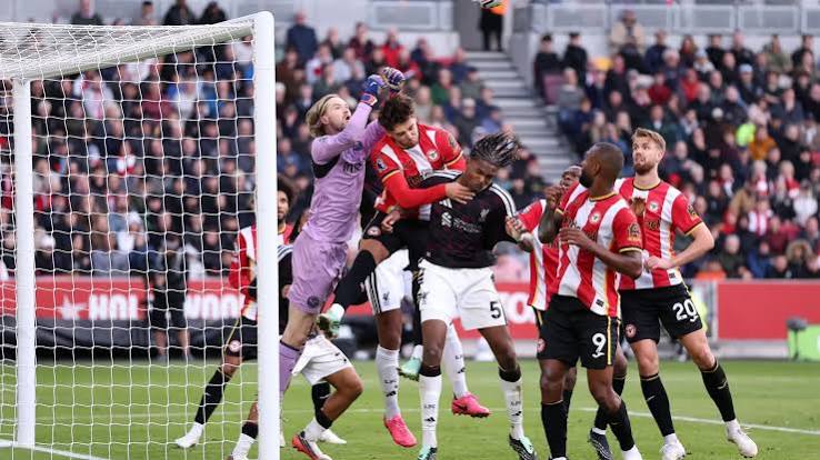 Brentford Laporkan Insiden Bola Rugby ke Polisi Usai Laga