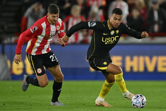 Brentford Laporkan Insiden Bola Rugby ke Polisi Usai Laga
